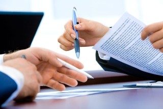 Similarities and differences between a bookkeeper and an accountant